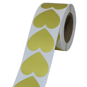Roll of gold matte heart-shaped adhesive labels for gift packaging and sealing decor