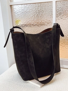 Retro black matte suede tote bag with adjustable strap and large capacity interior