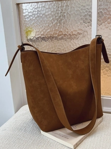 Brown vintage faux suede tote bag with large capacity and adjustable shoulder strap
