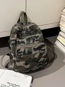 Mini sac à dos en toile camouflage avec motif vert et poche frontale zippée
