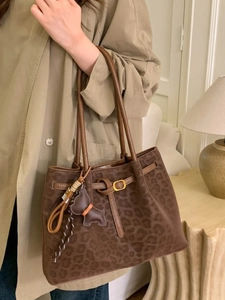 Retro leopard print tote bag for women with brown leather straps and vintage gold buckle