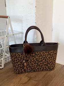 Vintage Leopard Print Faux Suede PU Leather Tote Bag For Women Large Capacity Shoulder Bag With Tassel Pom-pom Charm