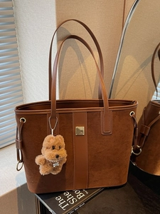Retro Women PU Leather Large Capacity Tote Bag Frosted Texture Commuter Shoulder Bag With Plush Bear Pendant Casual Handbag