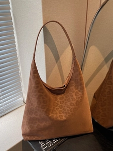 Vintage Leopard Print Frosted PU Tote Bag For Women Large Capacity Minimalist Hobo Shoulder Bag Commute Fashion Handbag