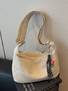 Women Large Capacity Quilted Pleated Tote Bag Fashion Cloth Shoulder Crossbody Bag With Sporty Pendant Casual Commuter Bag