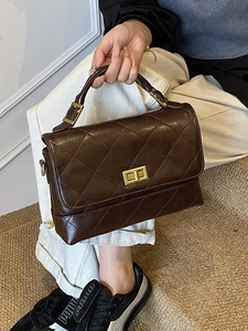 Sac à main rétro en cuir matelassé marron avec fermoir doré et bandoulière femme