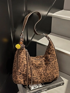 Vintage Leopard Print Tote Bag For Women Large Capacity Hobo Shoulder Bag With Fur Ball Pendant Casual Urban Commuter Bag