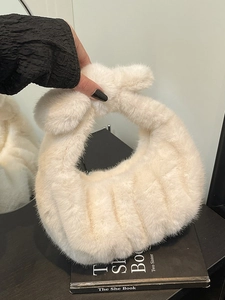 Sac à Main en Peluche Fausse Fourrure pour Femmes Nœud Papillon Sac à Main Flou Automne Hiver Petit Sac Hobo pour Filles