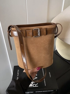 Sac Seau en Cuir PU Vintage pour Femmes Sac à Bandoulière Minimaliste Avec Sangle à Boucle Sac à Main de Navettage Couleur Unie