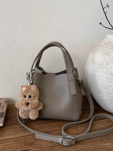 Minimalist Retro PU Leather Lychee Texture Bucket Bag Handbag Crossbody Shoulder Bag With Plush Dog Pendant For Women