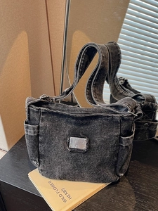 Vintage Washed Denim Tote Bag Large Capacity Shoulder Bag With Metal Decor Wide Strap Crossbody Handbag For Women