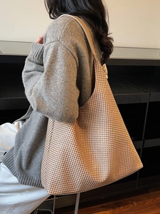 Brown houndstooth knit tote bag with large capacity for women's daily commuting use