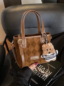 Vintage Rhombic Quilted Bucket Bag For Women PU Leather Suede Texture Crossbody Bag With Plush Bear Charm Retro Handbag