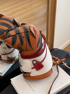 Creative bulldog shaped crossbody bag in brown pebble leather and white teddy fleece