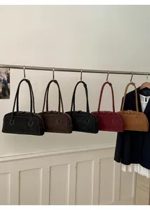 Groupe de sacs sous les bras rétro en faux daim en cinq finitions mates et style vintage
