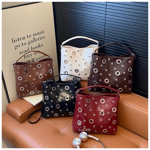 Détails de cabas vintage avec œillets métalliques en cinq couleurs élégantes