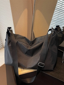Japanese style minimalist black plaid tote bag with wide strap for daily commute