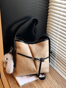 Large capacity vintage tote bag with pleated beige texture and plush rabbit pendant