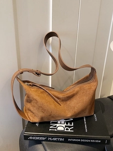 Grand Sac Hobo en Daim pour Femme Sac à Épaule Rétro Sac Bandoulière en PU Dépoli Sac Oreiller Avec Bandoulière Réglable