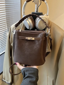 Vintage Suede Textured PU Leather Bucket Bag For Women Fashion Woven Handle Shoulder Crossbody Handbag With Metal Lock
