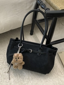 Vintage μαύρη σουέτ τσάντα tote με βελούδινο μενταγιόν και ασημένια αγκράφα