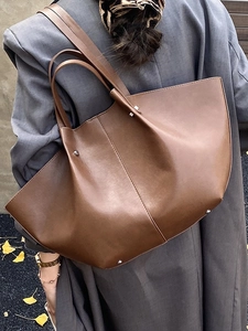Women Large Capacity Wing Shaped PU Leather Tote Bag Retro Minimalist Shoulder Bag Solid Color Commuting Handbag With Rivets