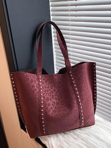 Women Large Capacity Tote Bag PU Leather Leopard Print Shoulder Bag With Metal Studs Retro Fashion Handbag Daily Shopping Bag