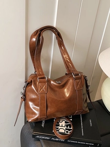 Vintage dunkelbraune große Tragetasche mit glänzendem Leder und Kissen-Stil