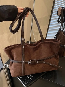 Sac cabas vintage en cuir dépoli marron foncé avec lanières et œillets métalliques