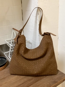 Brown woven leather hobo shoulder bag with large capacity and stylish star charm
