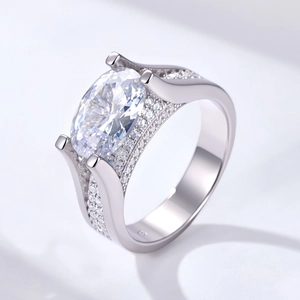 Luxurious S925 sterling silver ring with 4.5 carat oval zircon and pavé diamond band