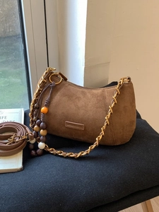 Sac à Bandoulière Demi-Lune en Cuir PU Rétro pour Femmes Avec Pendentif en Perles de Chaîne en Métal Sac Hobo Quotidien
