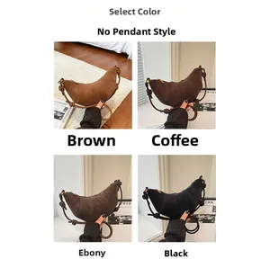 Détail de sacs croissant en daim avec design à nœuds en marron, café, ébène et noir