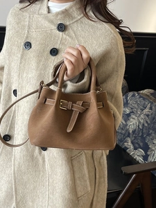 Vintage PU Leather Bucket Shoulder Bag For Women Contrast Stitching Decorative Belt Buckle Adjustable Strap Handbag