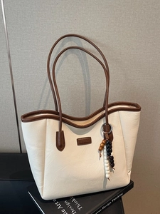 Grand Sac Fourre tout en Cuir PU Rétro pour Femmes Mode Sac à Épaule avec Pendentif en Perles Couleur Unie Sac à Main