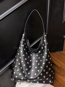Sac à Épaule Hobo Punk Rétro avec Rivets Argentés Grande Capacité en Cuir PU Sac à Main Tote pour Femmes Chic Streetwear