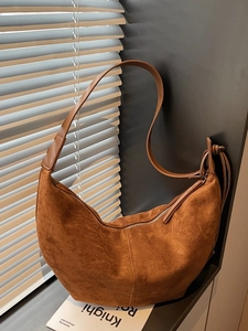 Retro Suede Hobo Bag For Women Large Capacity Minimalist Shoulder Bag Solid Color Zip Dumpling Bag Autumn Winter Commuting Handbag