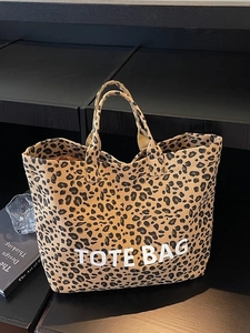 Large Capacity Canvas Leopard Print Tote Bag With Letter Print Fashion Commuter Shopping Bag For Women Streetwear Style