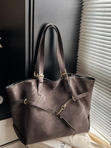 Grand sac cabas vintage en cuir marron foncé avec bandoulière réglable pour le bureau