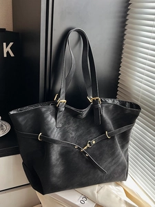 Grand sac cabas en similicuir noir avec détails dorés et fines bandoulières