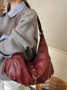 Retro PU Leather Hobo Shoulder Bag For Women Large Capacity Star Rivet Crossbody Bag Casual Street Trend Tote Bag