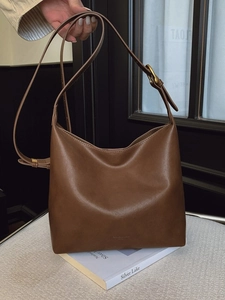 Women Soft PU Leather Hobo Bag Large Capacity Retro Bucket Bag With Small Pouch Adjustable Strap Casual Commuter Shoulder Bag