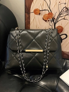 Women Quilted Diamond Pattern Crossbody Bag Elegant PU Leather Square Shoulder Bag With Gold Chain Strap Daily Casual Handbag