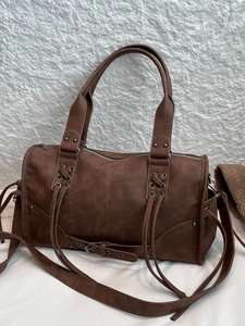 Sac Boston Vintage en Cuir PU pour Femme Grande Capacité Sac à Main Avec Laçage Croisé Longs Glands Sac à Épaule Mat