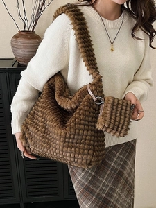 Large Capacity Plush Tote Bag With Small Pouch Soft Faux Fur Pleated Shoulder Bag Checkerboard Pattern Casual Handbag