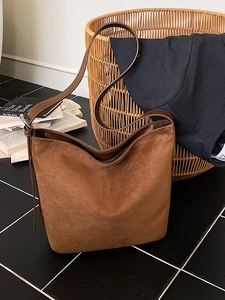 Brown frosted leather tote bag with large capacity for winter vintage commuting