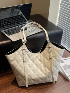 Women Quilted Large Capacity Tote Bag Glossy PU Leather Handbag Stylish Urban Simple Shoulder Bag For Daily Commuting