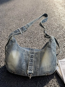 Sac Fourre-tout en Denim Délavé Grande Capacité pour Femmes Rivet Y2K Streetwear Sac à Épaule Hobo Mode Décontractée Voyage