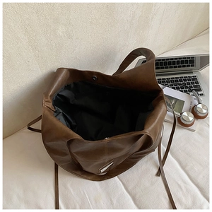 Large brown vintage oil wax leather tote bag with magnetic closure for daily commute