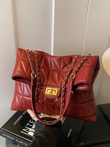 Women Quilted Chain Underarm Bag PU Leather Diamond Lattice Shoulder Bag Gold Twist Lock Large Capacity Handbag Fashion Streetwear